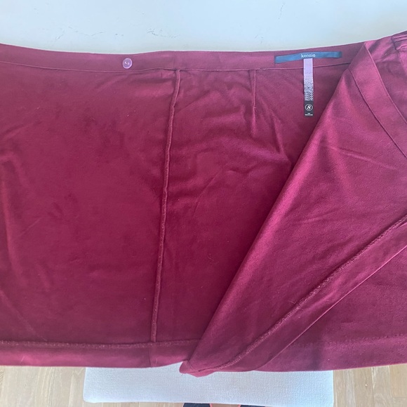 Kenzie faux suede wrap around skirt sz S - Picture 7 of 7